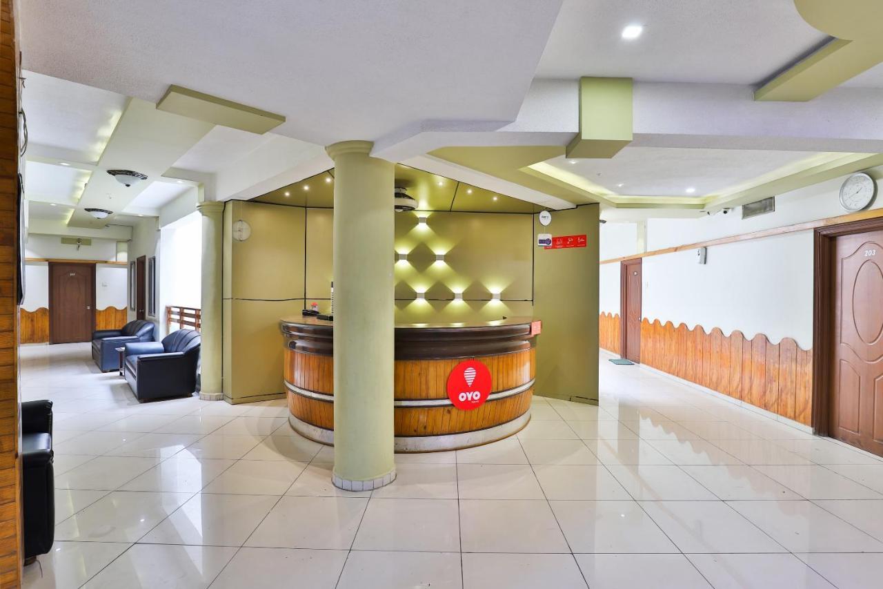 Oyo 19637 Hotel Mansi Sherotene Вапи Екстериор снимка